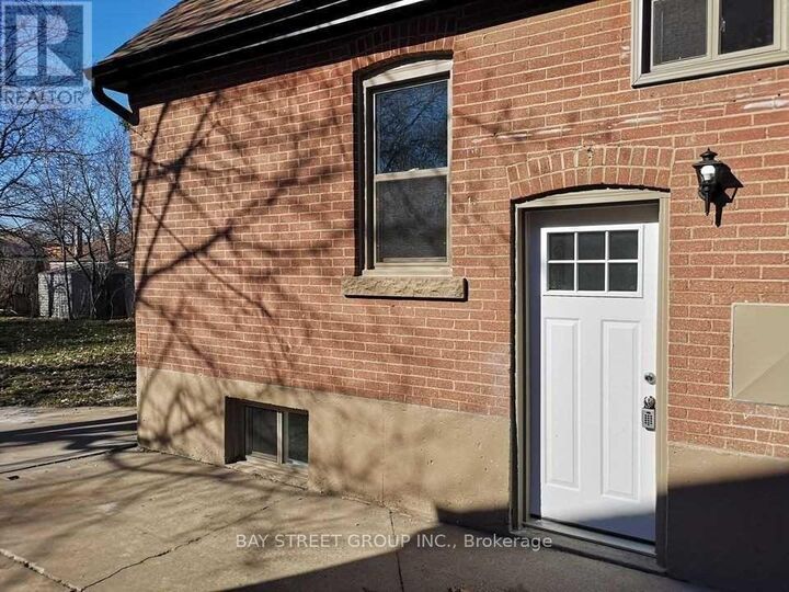 Property Photo:  366 East 23rd Street Lower  ON L8V 2X6 
