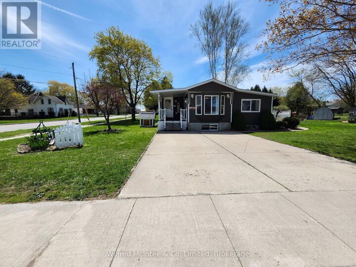 Property Photo:  263 McConnell Street  ON N0M 1H0 