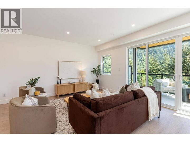 Property Photo:  2098 Crumpit Woods Drive 2  BC V8B 0T6 
