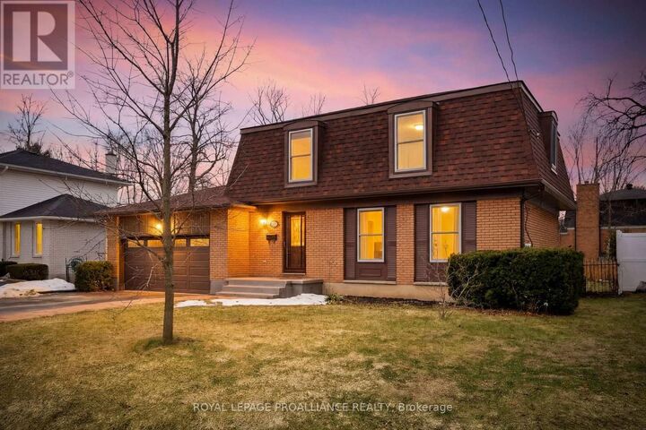 Property Photo:  14 Forest Hill Crescent  ON K8N 4M5 