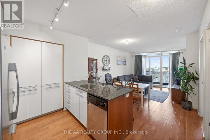 Property Photo:  5 Valhalla Inn Road 2111  ON M9B 0B1 