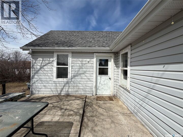 Property Photo:  639 Albert Street  SK S0E 0Y0 
