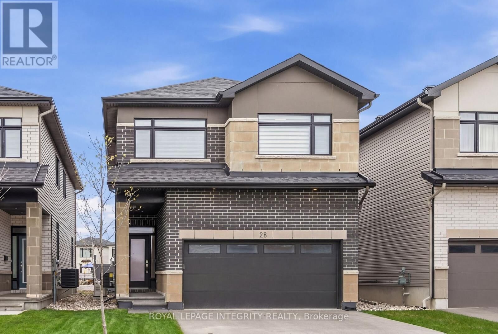 Property Photo:  28 Mendoza Way  ON K2S 2S6 