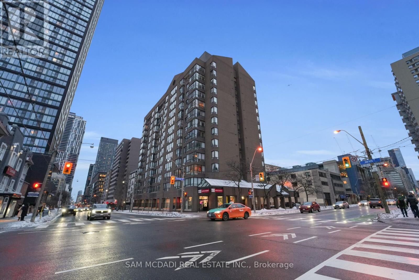 Property Photo:  117 Gerrard Street East 613  ON M5B 2L4 