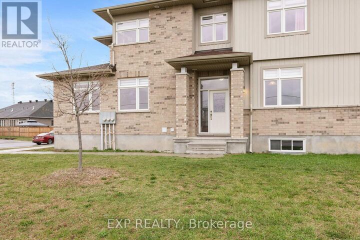 Property Photo:  36 Hurdis Way  ON K7C 0L3 