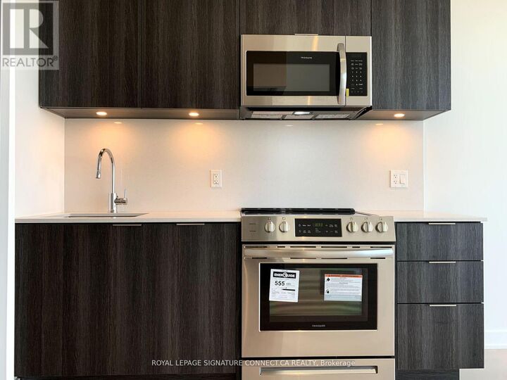 Property Photo:  25 Richmond Street East 2413  ON M5C 0A6 