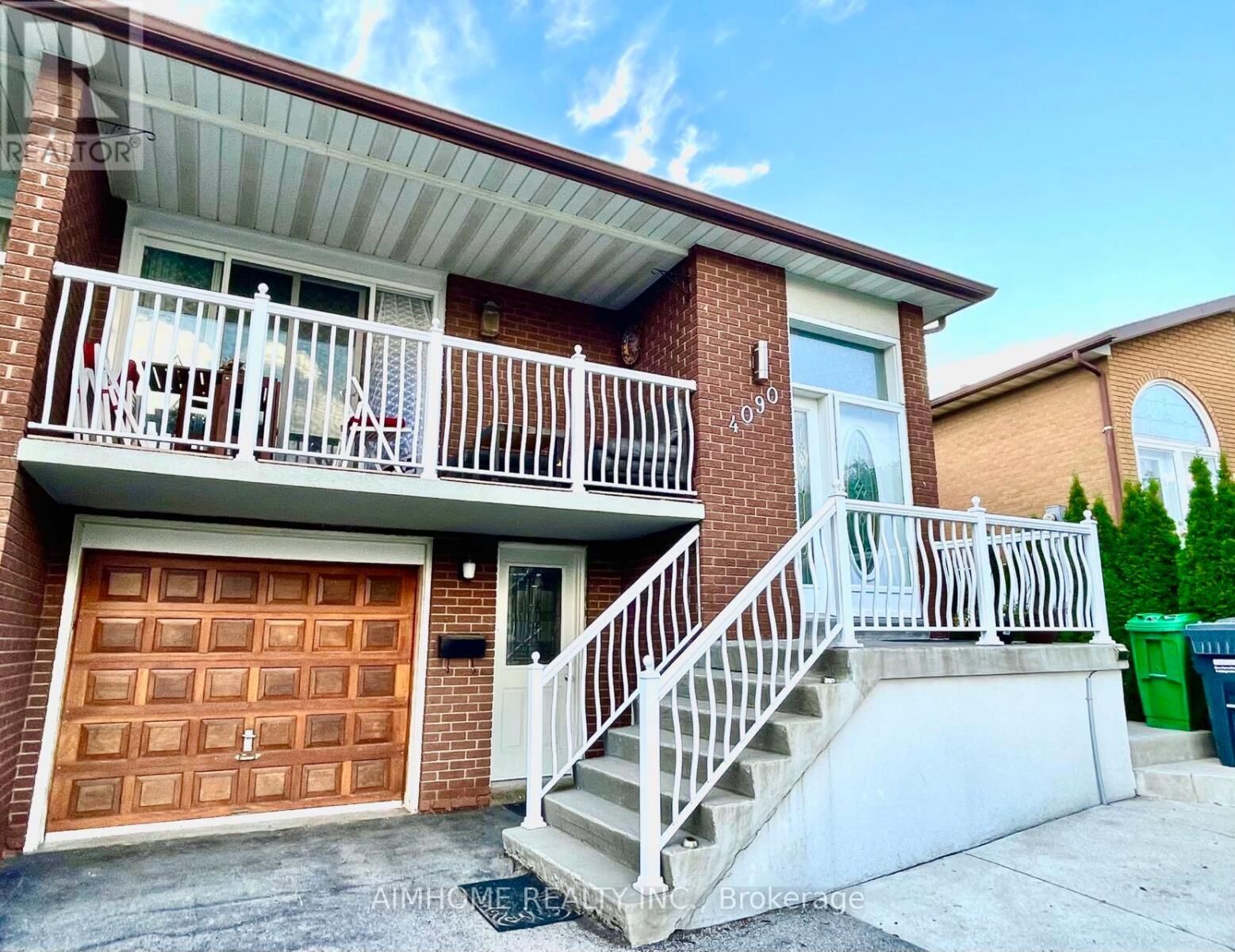 Property Photo:  4090 Woodington Drive Lower  ON L4Z 1K3 