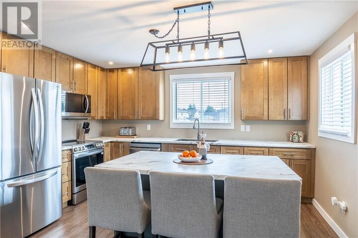 Property Photo:  4307 Notre Dame Avenue  ON P3P 1L3 