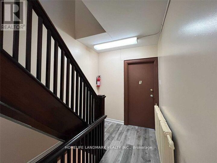 Property Photo:  2398 Bloor Street West Apt 1  ON M6S 1P5 