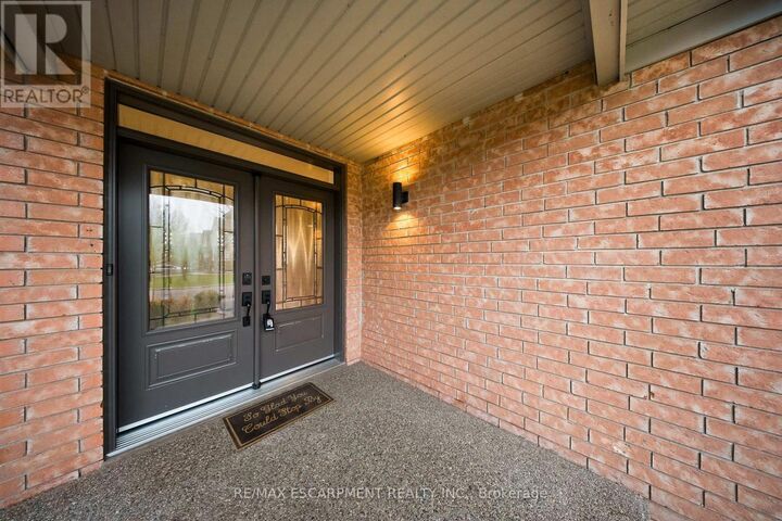 Property Photo:  3812 Lacman Trail  ON L5M 6X8 