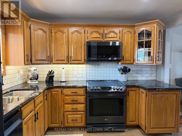 Property Photo:  306 Young Street  ON P0N 1C0 