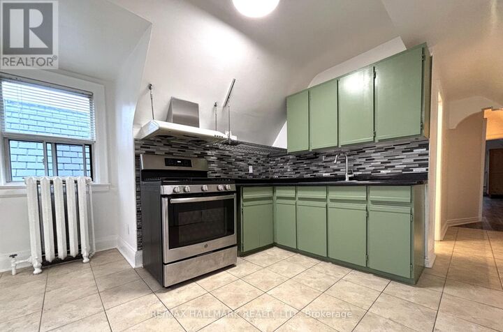 Property Photo:  55 Brunswick Ave   3rd Avenue 3rd Fl  ON M5S 2L8 