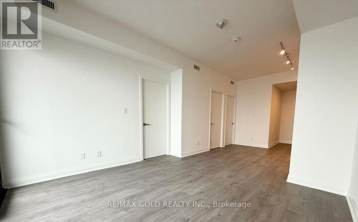 Property Photo:  4015 The Exchange Street 4806  ON L5B 0N9 