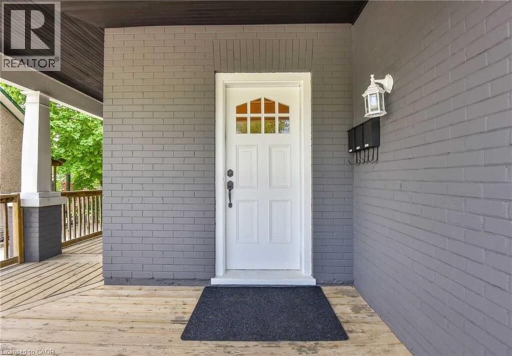 Property Photo:  153 St Andrews Street  ON N1S 1N2 