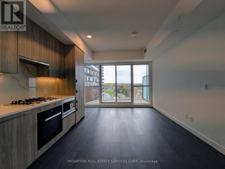 Property Photo:  18 Esther Shiner Boulevard 549  ON M2K 0J6 