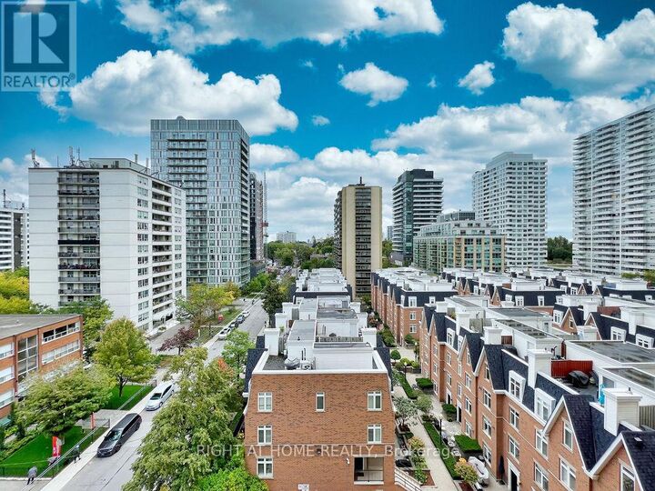 Property Photo:  123 Eglinton Avenue 905  ON M4P 1J2 