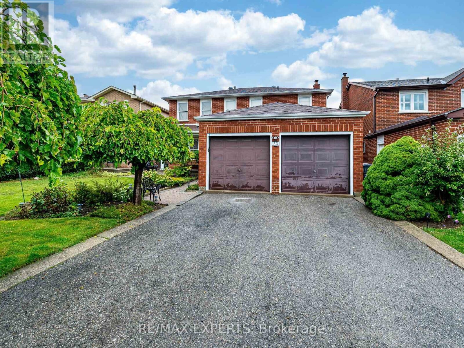 Property Photo:  33 Nipissing Crescent  ON L6S 5A4 
