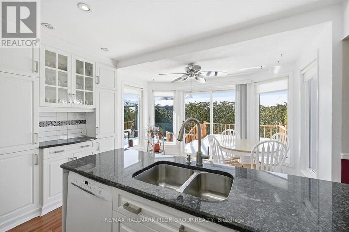 Property Photo:  1354 Mountainside Crescent  ON K1E 3G5 