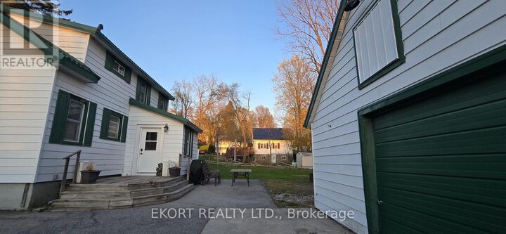 Property Photo:  4 South Street South  ON K0K 2T0 