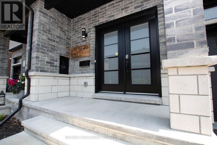 Property Photo:  20 Aquamarine Private  ON K1C 1M4 