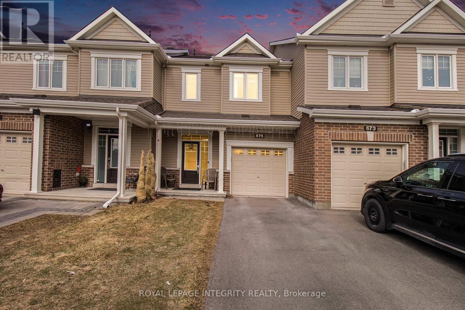 Property Photo:  675 Lauraleaf Crescent  ON K2J 6G7 