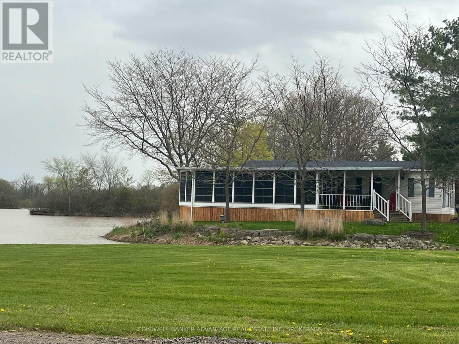 Property Photo: 2325 Victoria Avenue 202 ON L0S 1C0
