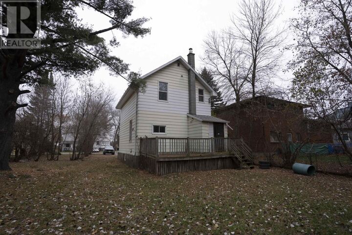 Property Photo:  447 Vickers St N  ON P7C 4B4 