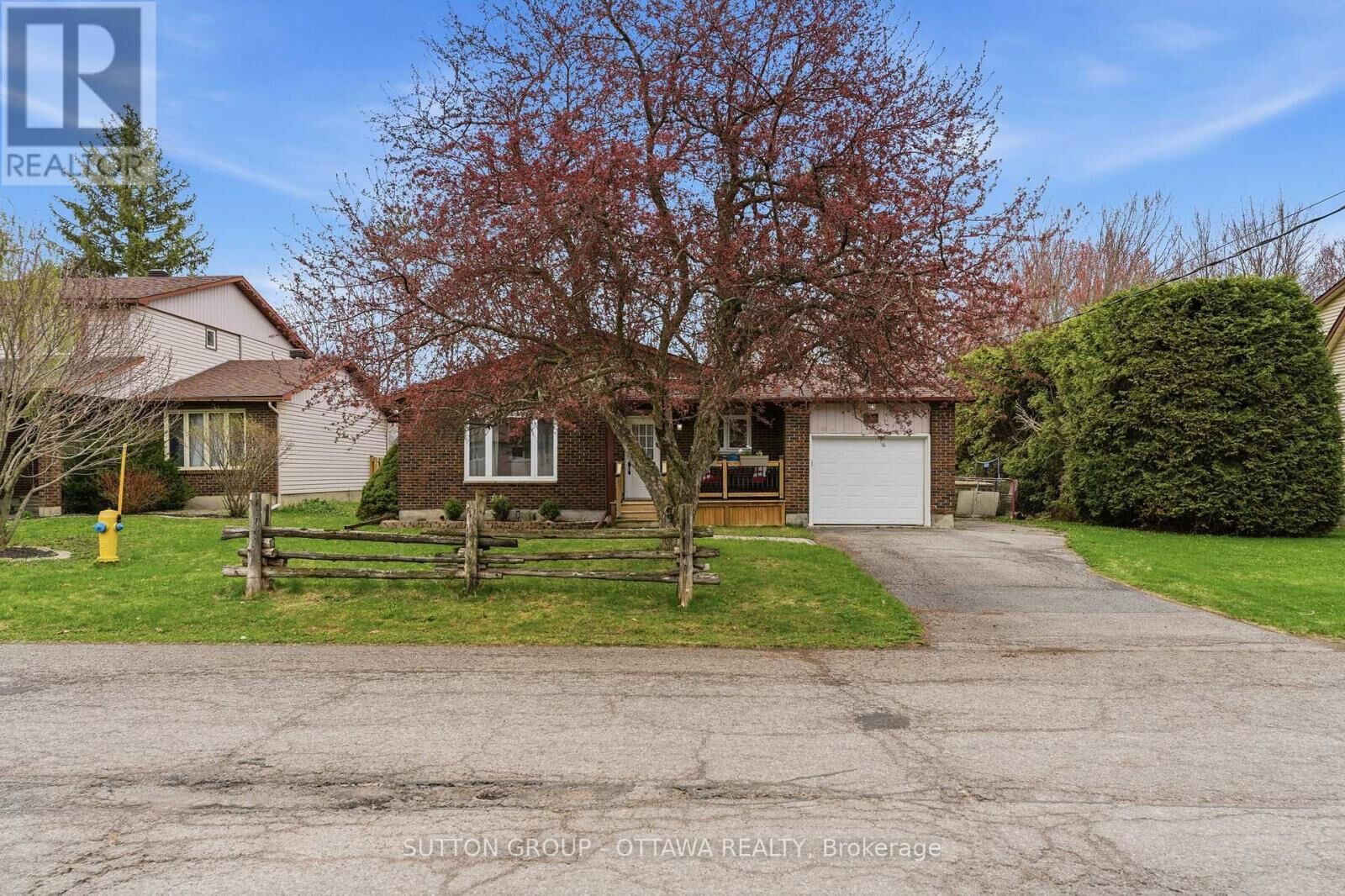 Property Photo:  380 Maple Street  ON K4R 1B5 