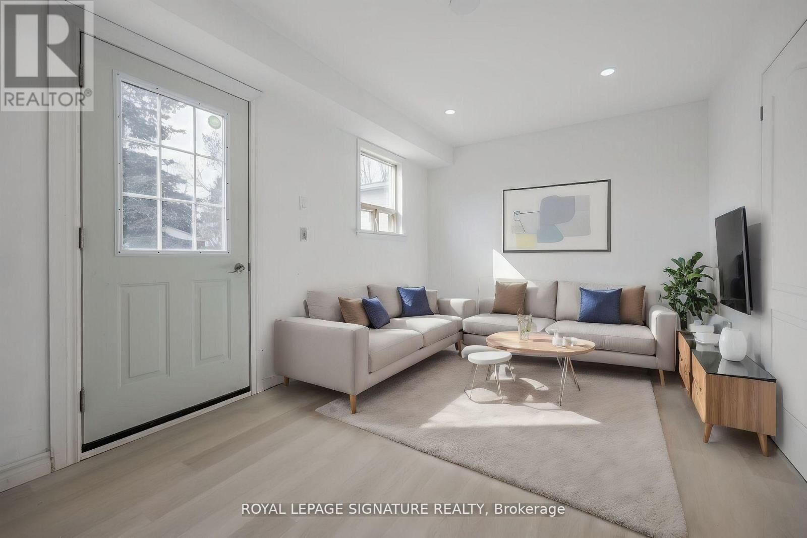 Property Photo:  54 Tuscarora Drive B/Main  ON M2H 2K3 