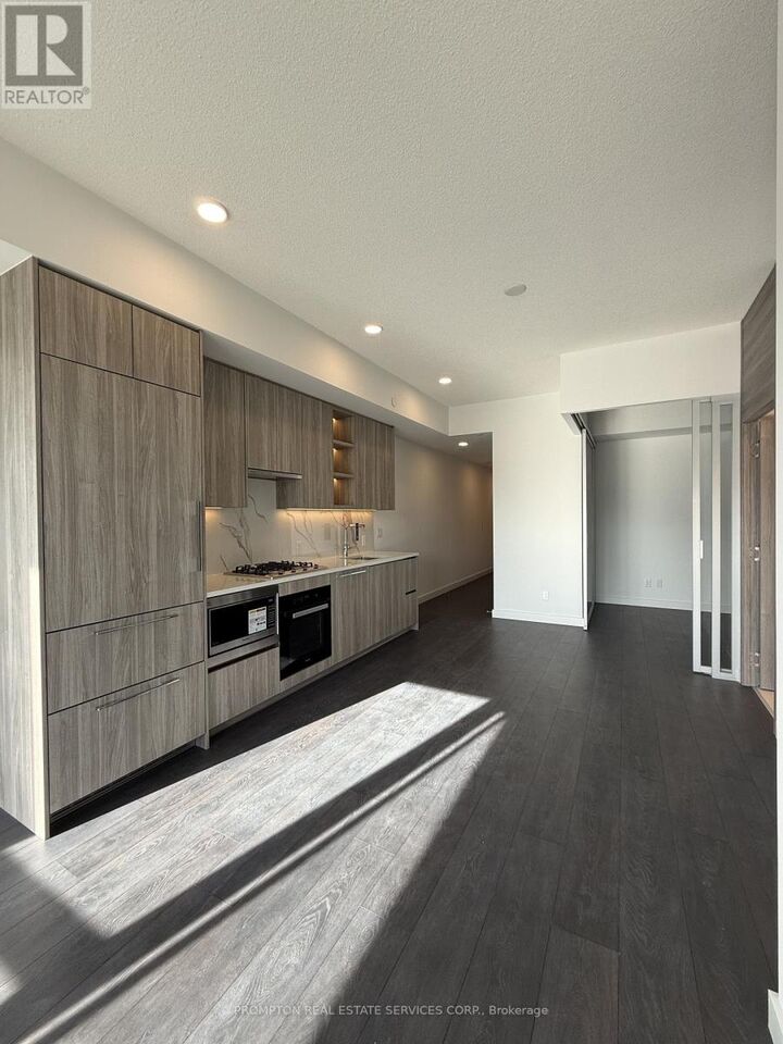 Property Photo:  75 Billes Heights Boulevard 325  ON M2K 0J8 