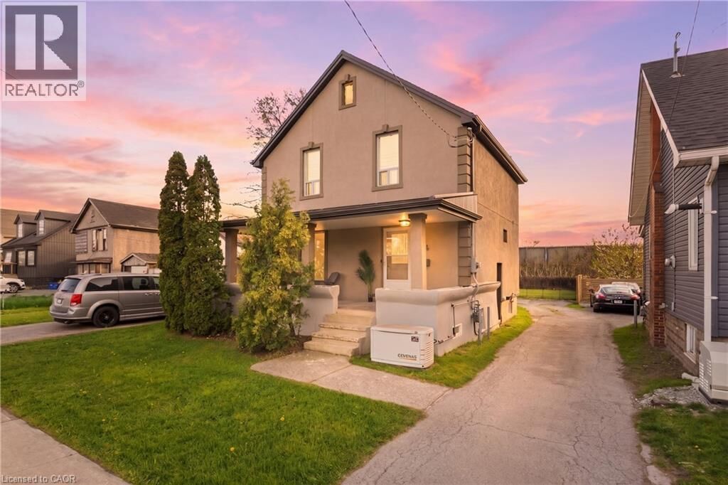 Property Photo:  204 Beach Boulevard  ON L8H 6V9 