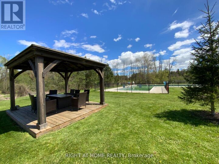 Property Photo:  3 Woody Way Boulevard East  ON L0E 1N0 