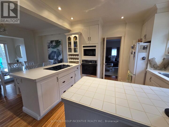 Property Photo:  203 Blake Street  ON L4M 1K6 