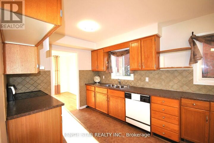 Property Photo:  2368 Credit Valley Road  ON L5M 4E7 
