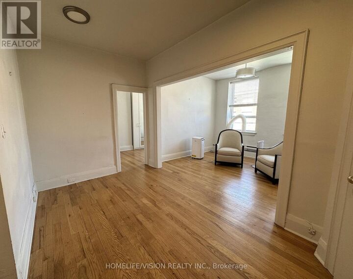Property Photo:  555 Danforth Avenue Apt #1  ON M4K 1P7 