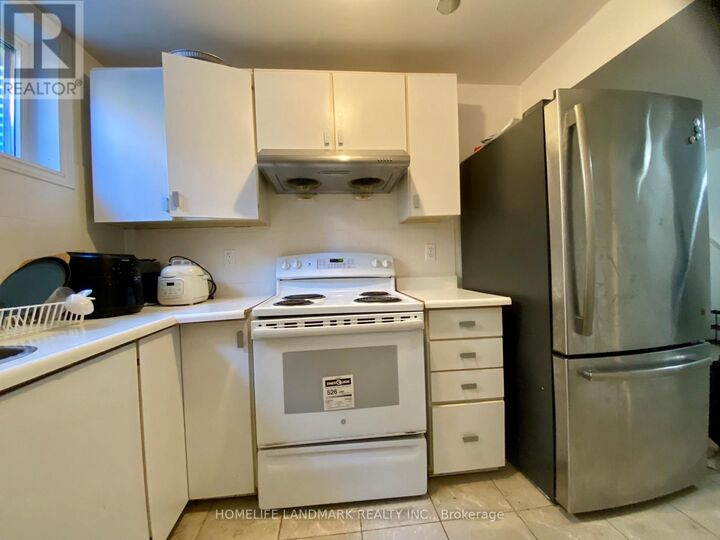 Property Photo:  3371 Cider Mill Place Room A  ON L5L 3H6 