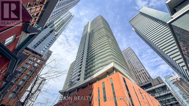 Property Photo:  21 Widmer Street 3510  ON M5V 0B8 