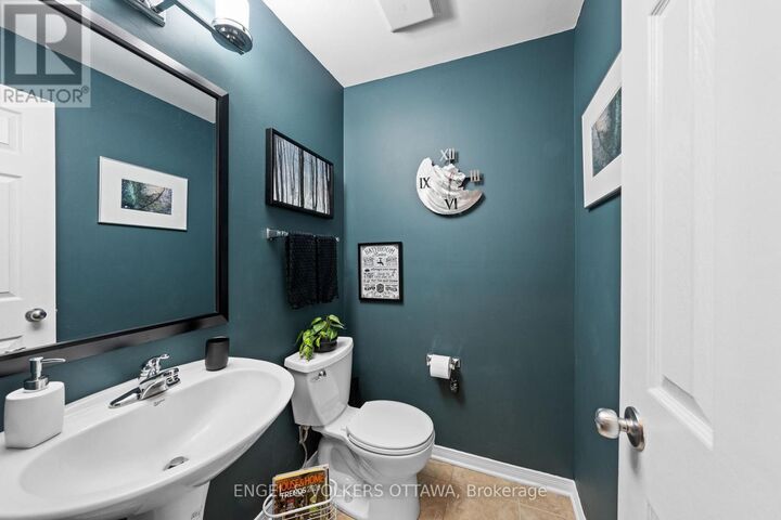 Property Photo:  162 Sorento Street  ON K2J 0B4 