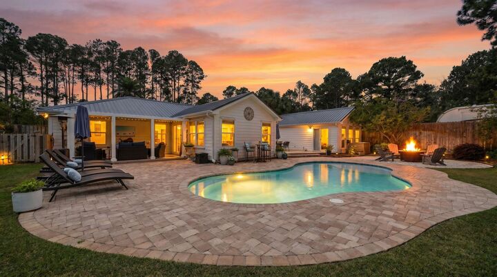Property Photo:  10 Fairway Drive  FL 32459 