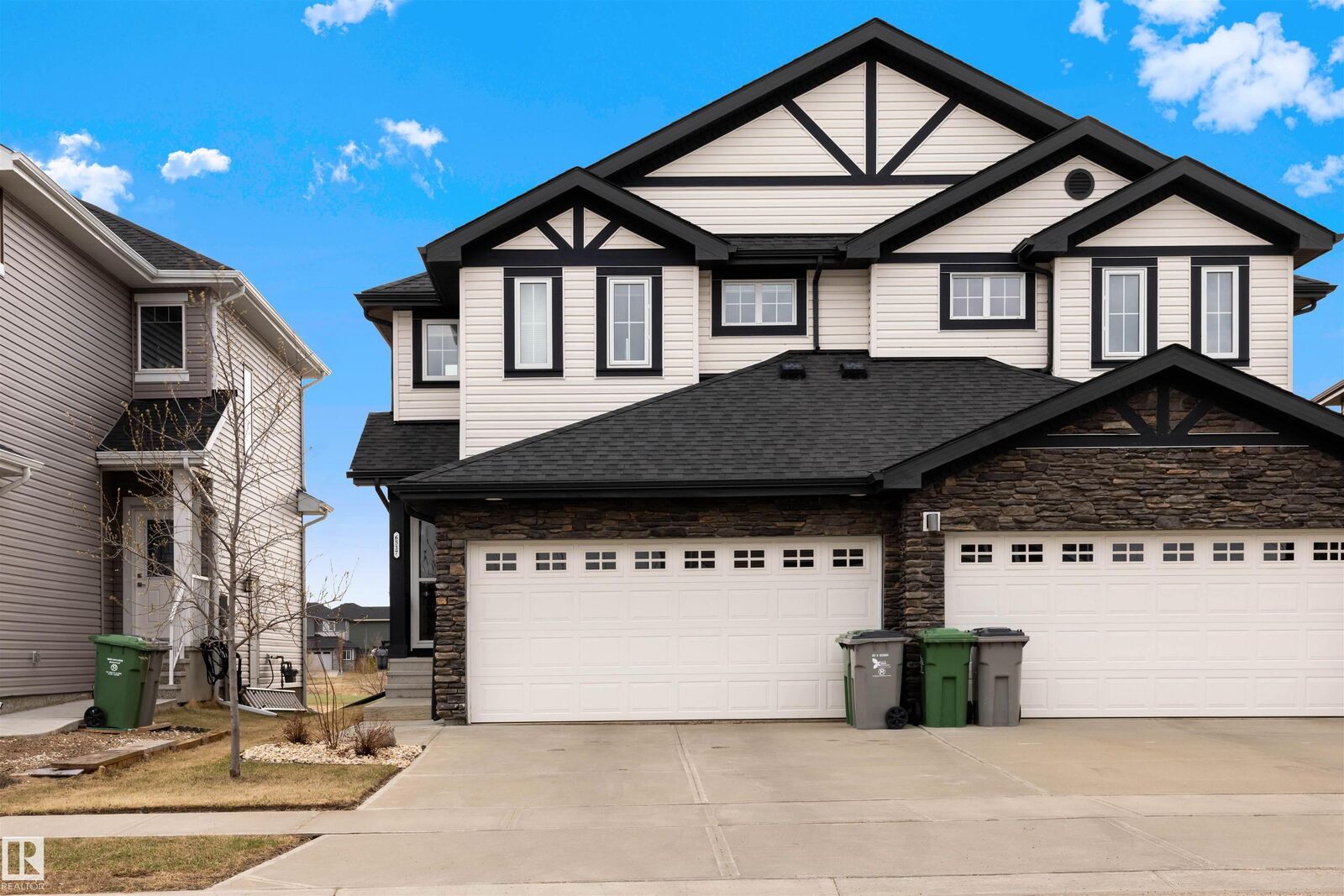 Property Photo:  6517 57 Avenue  AB T4X 2A4 