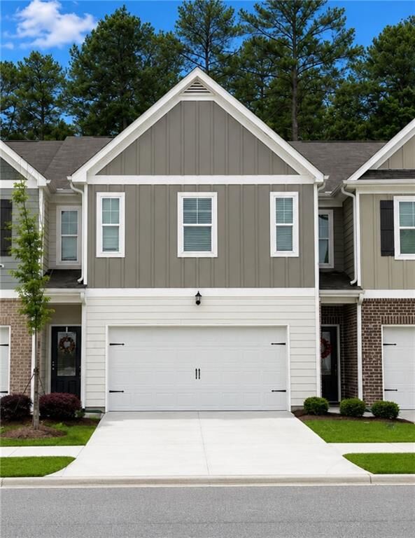 Property Photo:  1711 Hillview Lane  GA 30058 