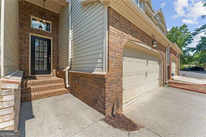 Property Photo:  2884 Oshields Court SW 1  GA 30060 
