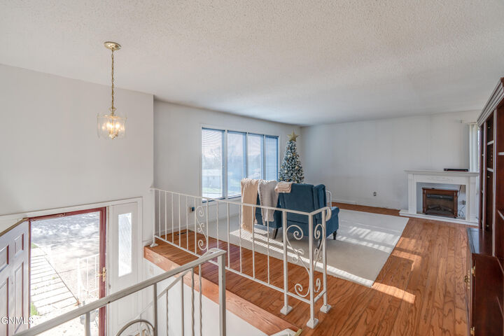Property Photo:  609 16th Avenue NW  ND 58554 