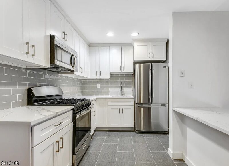 Property Photo: 171 Vose Ave 3I NJ 07079