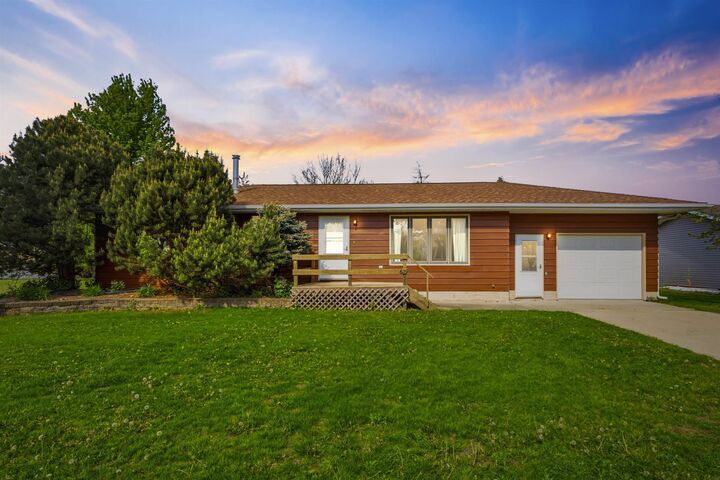 Property Photo:  629 West Street  IA 50666 