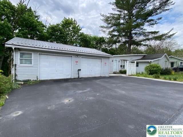 Property Photo:  2236 Hillside Road  PA 18080 