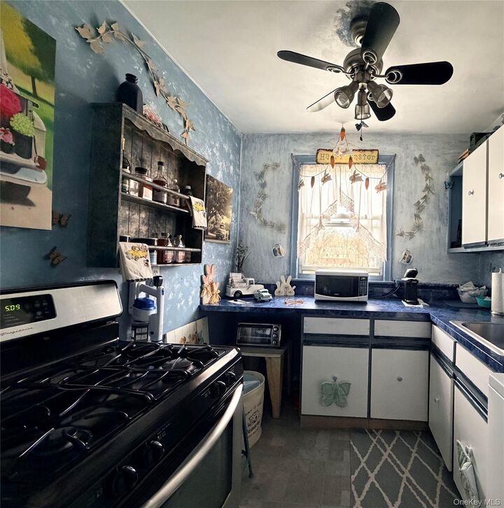 Property Photo:  17 Stokes Road 2A  NY 10710 