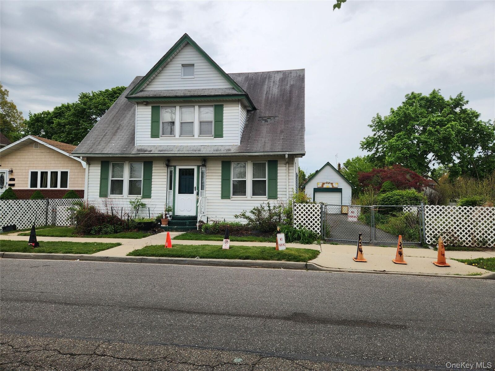 Property Photo:  34 Oakland Street  NY 11550 