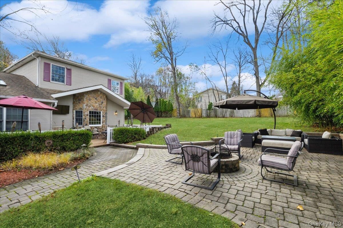 Property Photo:  25 Foxwood Road  NY 10994 