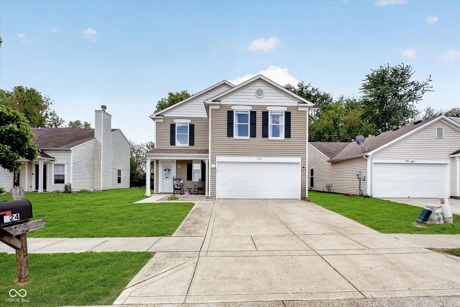 Property Photo:  925 Balto Drive  IN 46176 